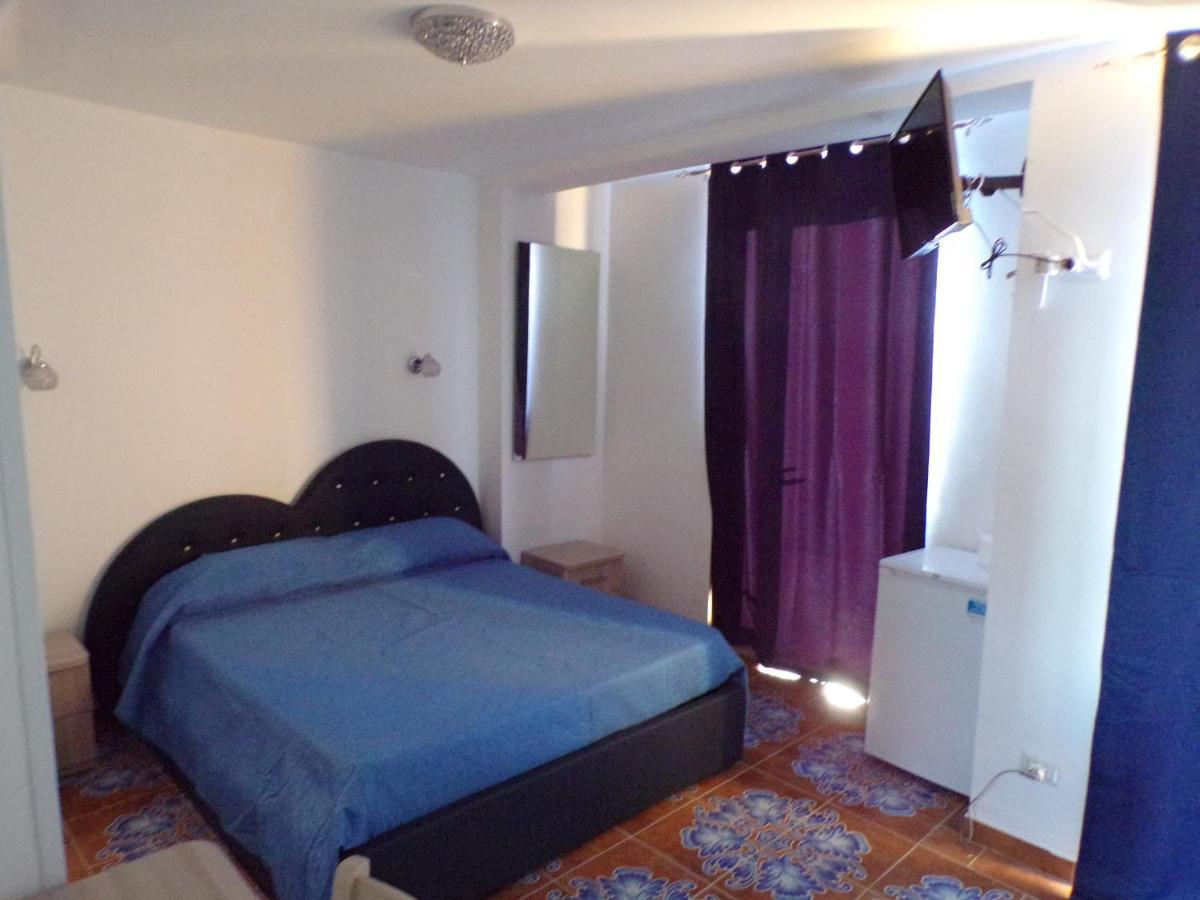 Nuova Aurora Rent Rooms Роккалумера Екстер'єр фото