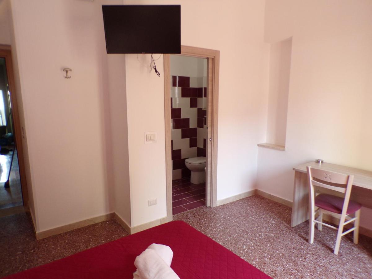 Nuova Aurora Rent Rooms Роккалумера Екстер'єр фото