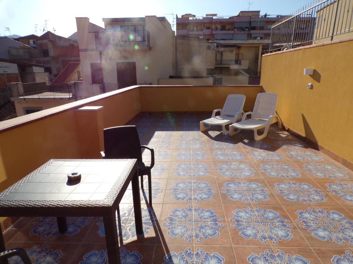 Nuova Aurora Rent Rooms Роккалумера Екстер'єр фото