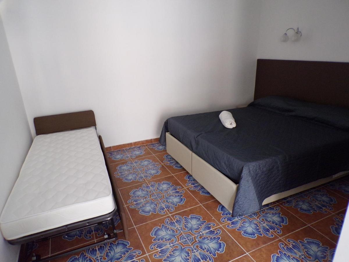Nuova Aurora Rent Rooms Роккалумера Екстер'єр фото