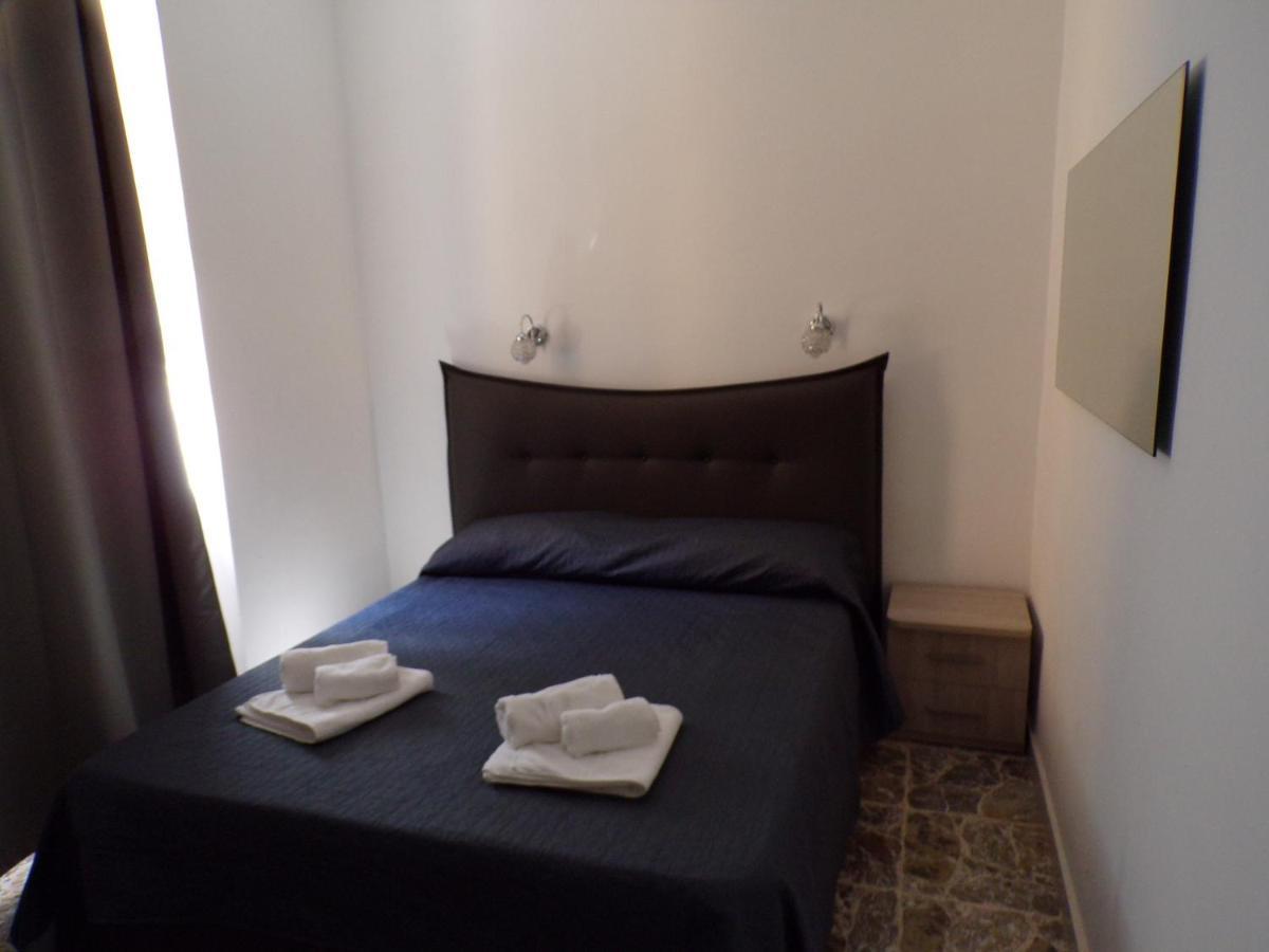 Nuova Aurora Rent Rooms Роккалумера Екстер'єр фото