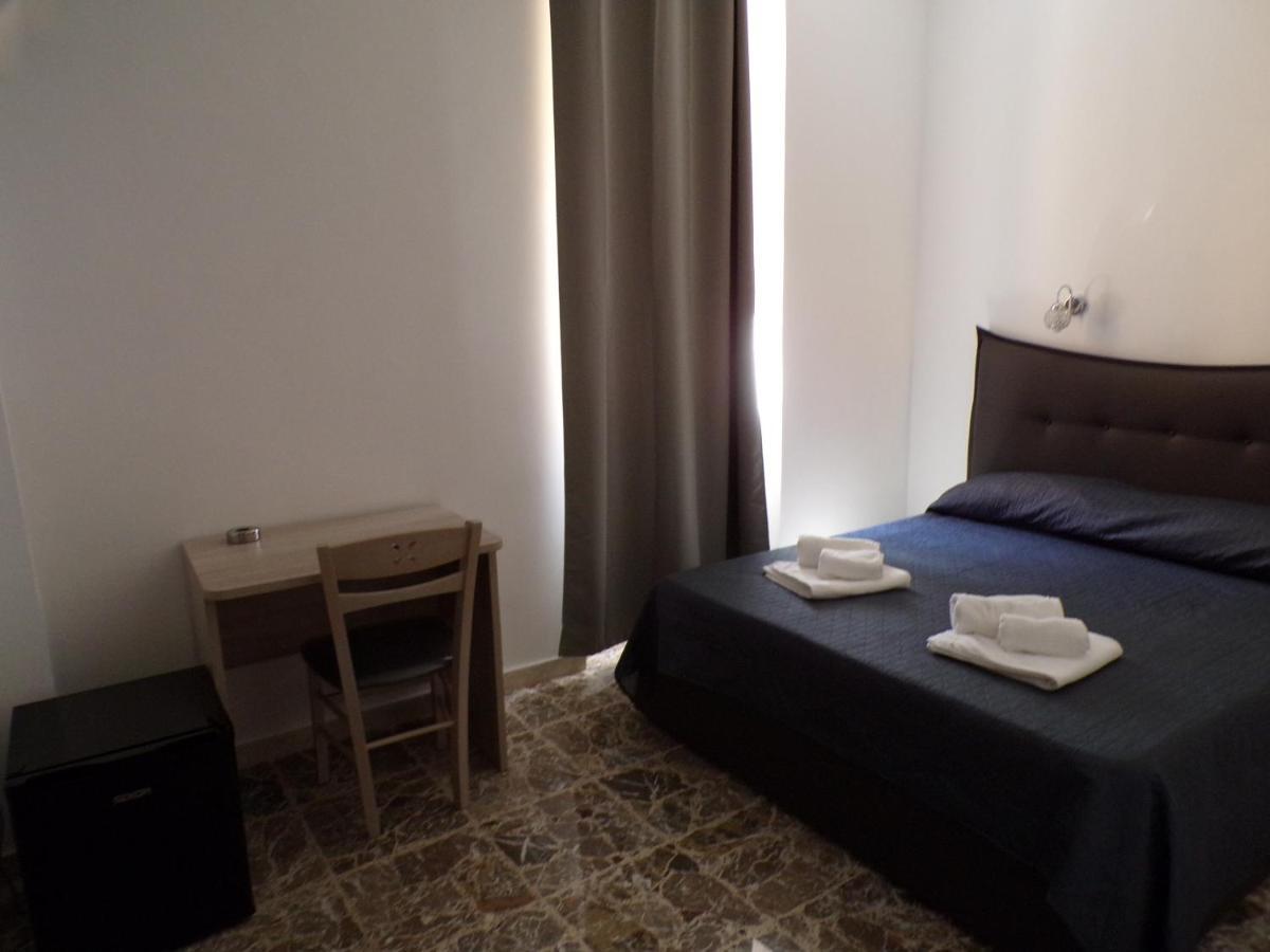 Nuova Aurora Rent Rooms Роккалумера Екстер'єр фото