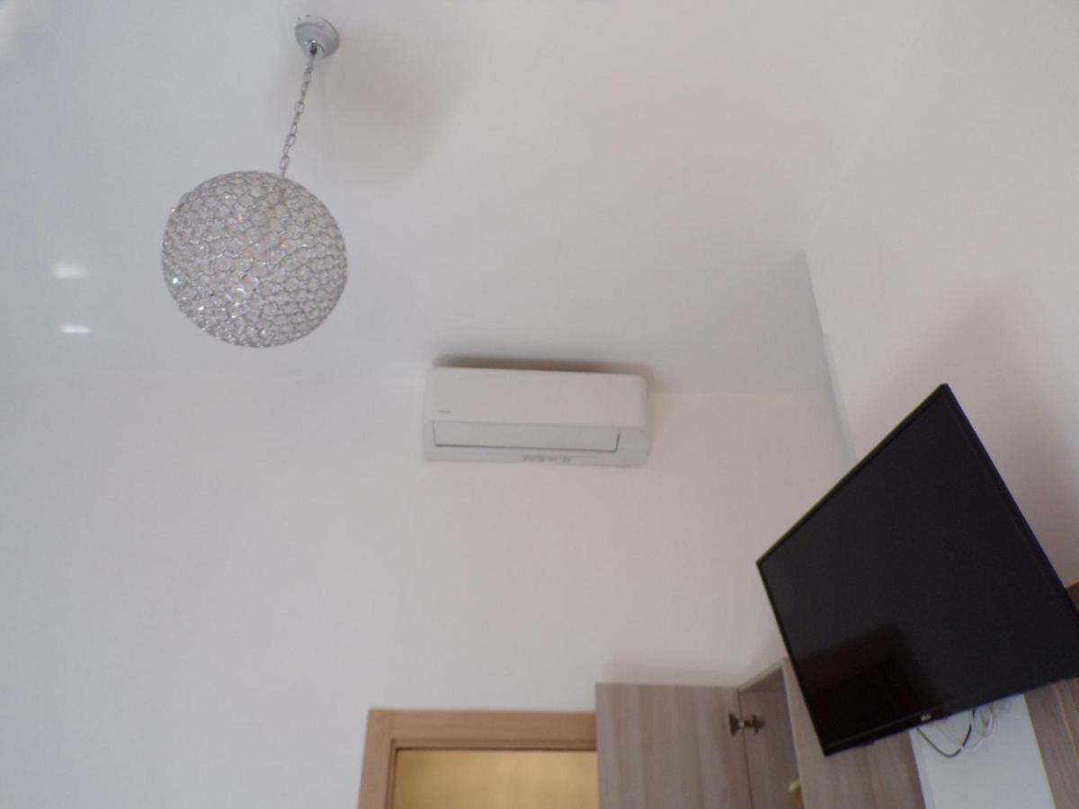 Nuova Aurora Rent Rooms Роккалумера Екстер'єр фото