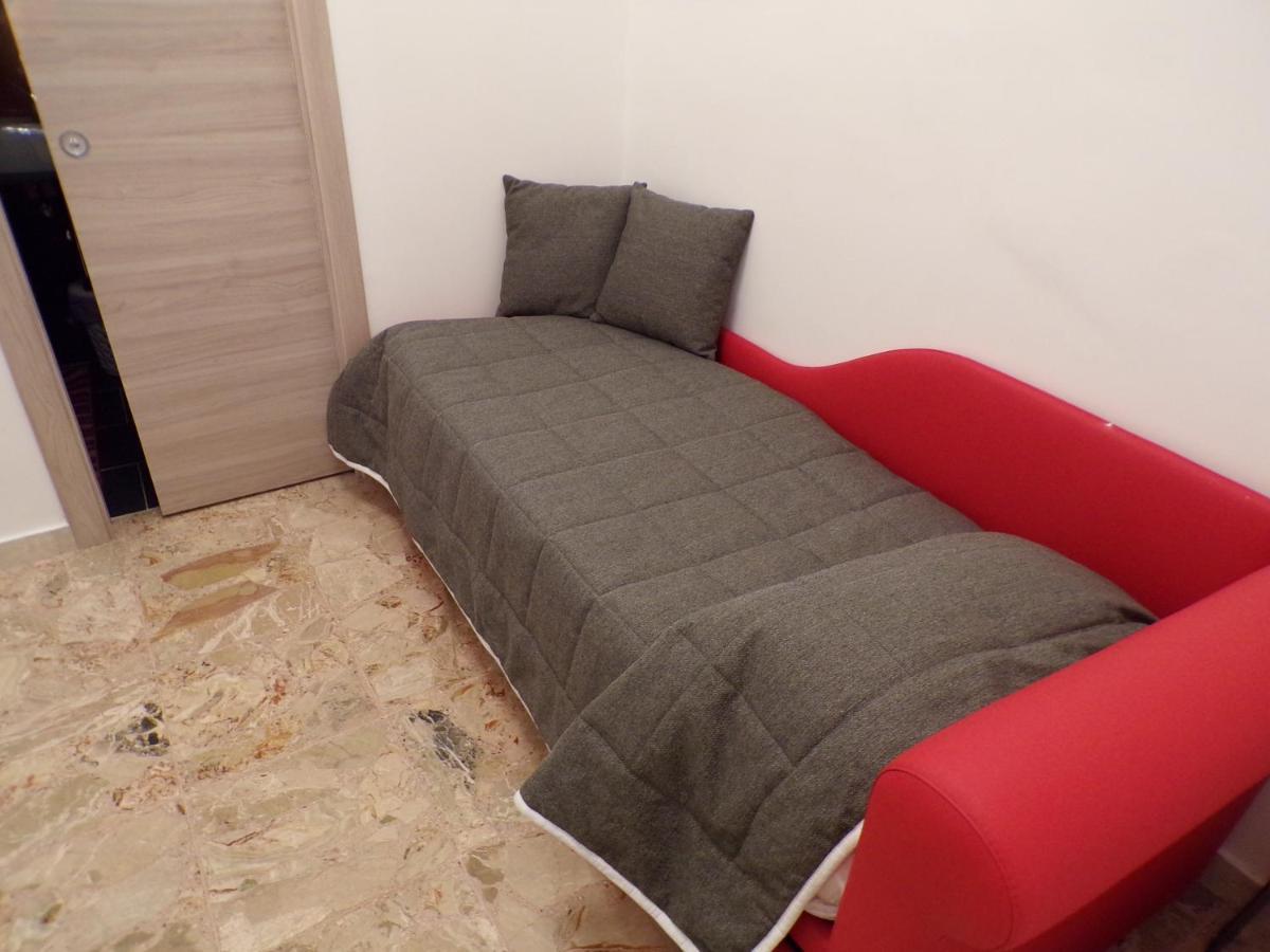 Nuova Aurora Rent Rooms Роккалумера Екстер'єр фото