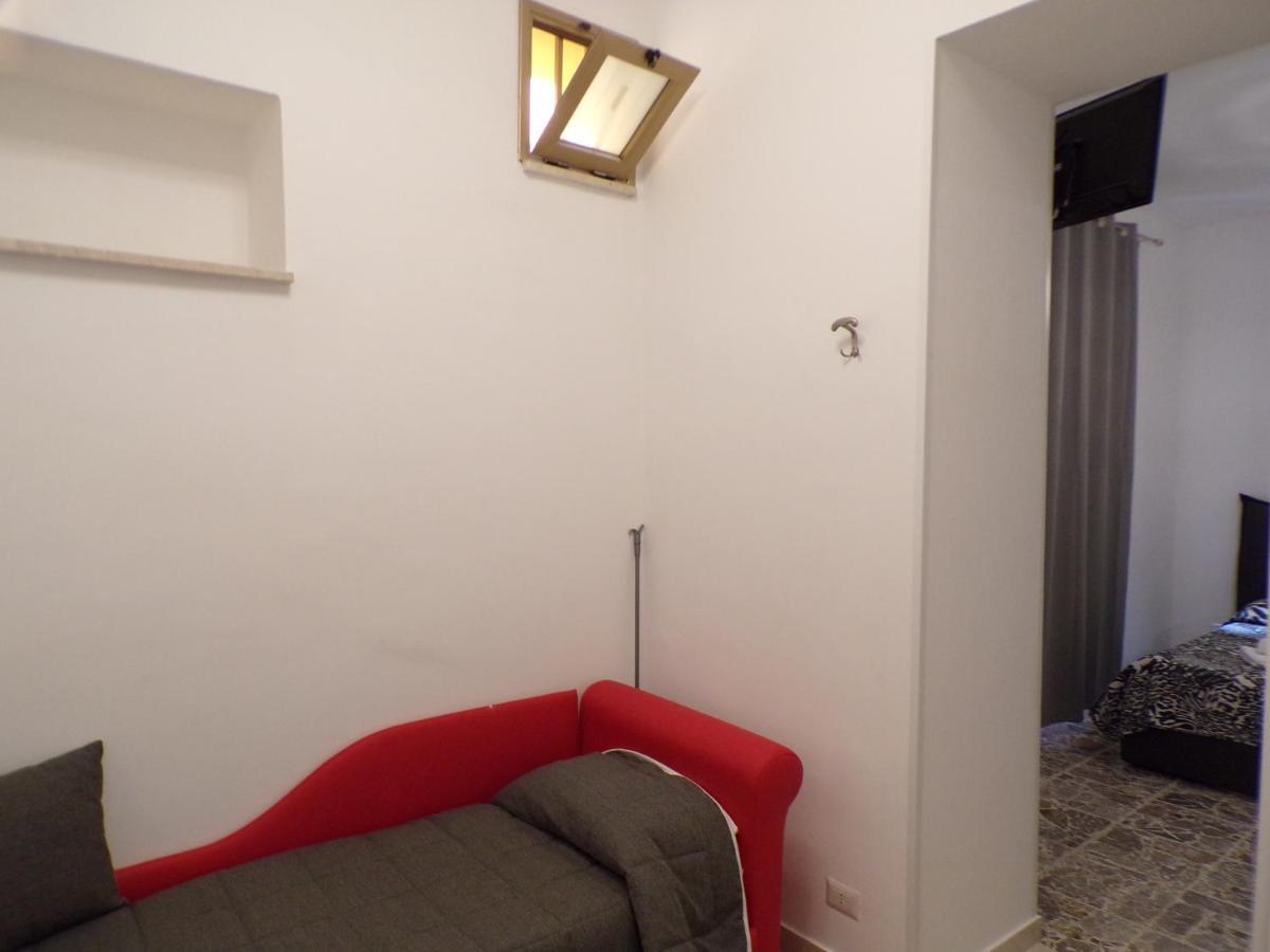 Nuova Aurora Rent Rooms Роккалумера Екстер'єр фото